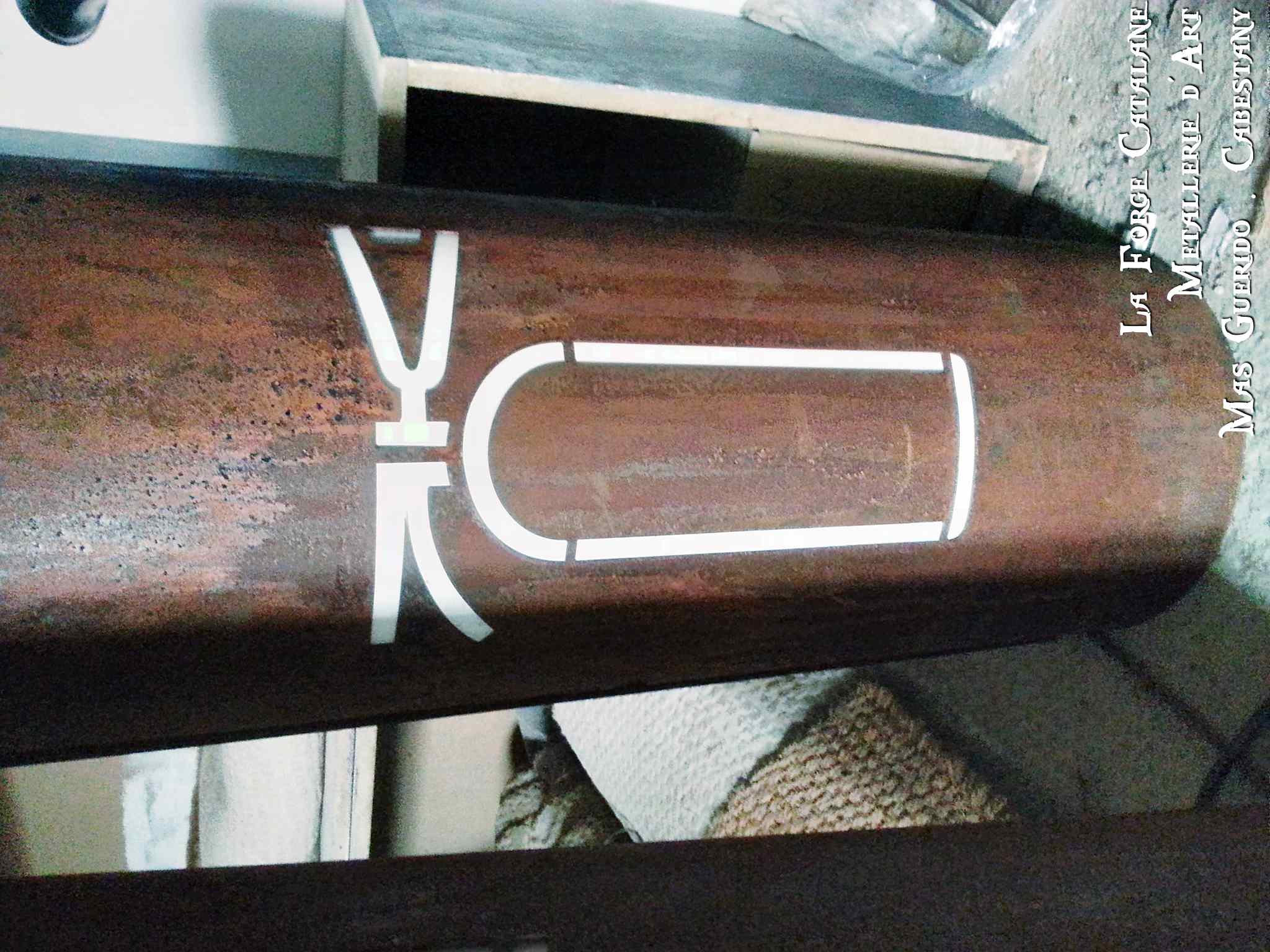 caches extincteurs corten rouille naturelle chateau royal collioure forge catalane 2.jpg